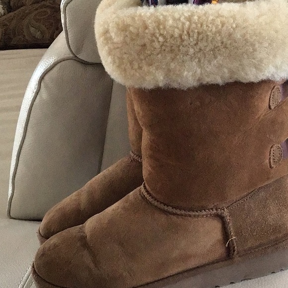 COPY - Bailey uggs size 5 - Picture 3 of 5